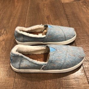 *SOLD* NEW TOMS Youth Classic Slip-Ons